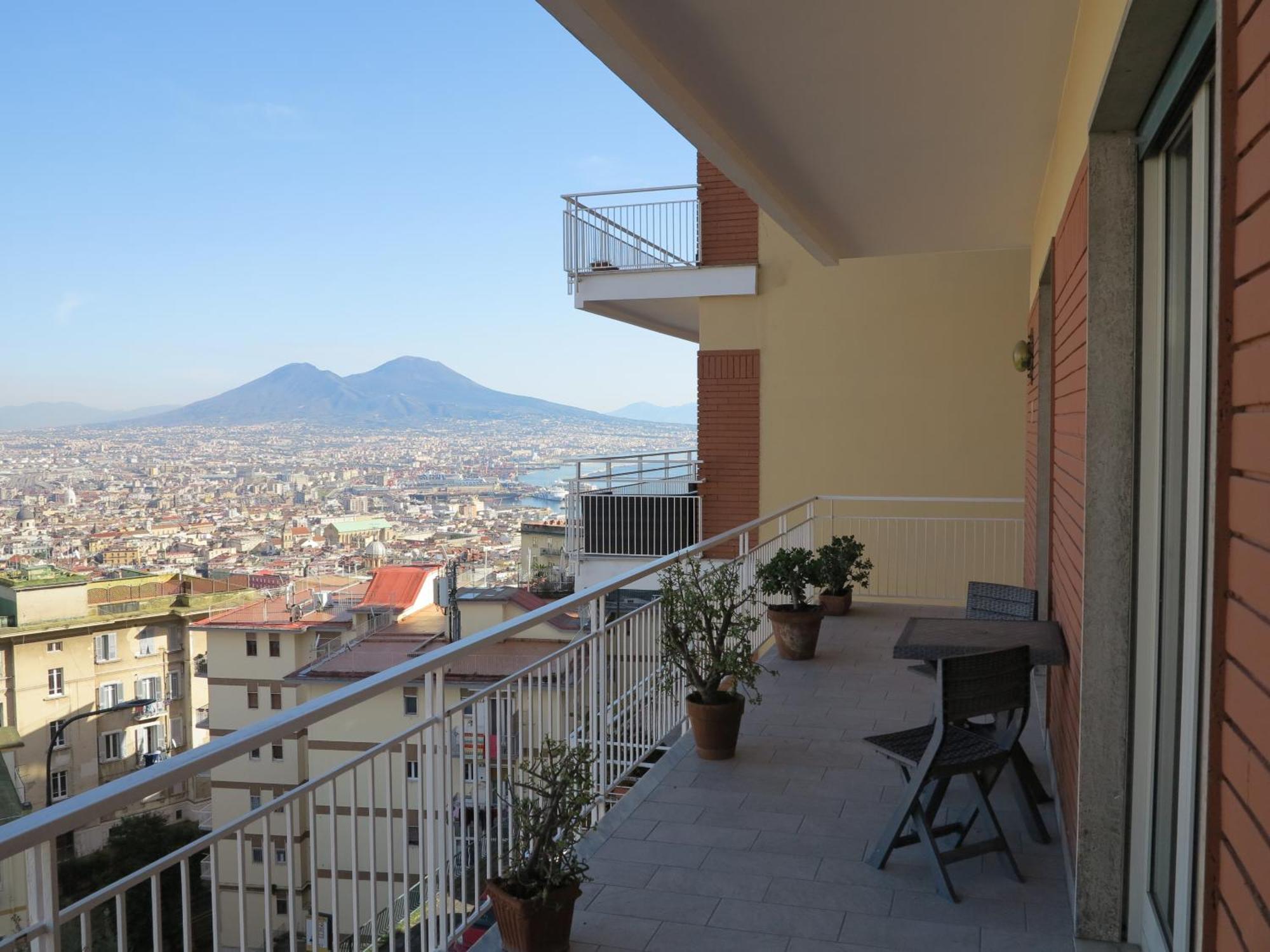 Pretty Panoramic Apartment - Half Way Center-Vomero District Napels Buitenkant foto